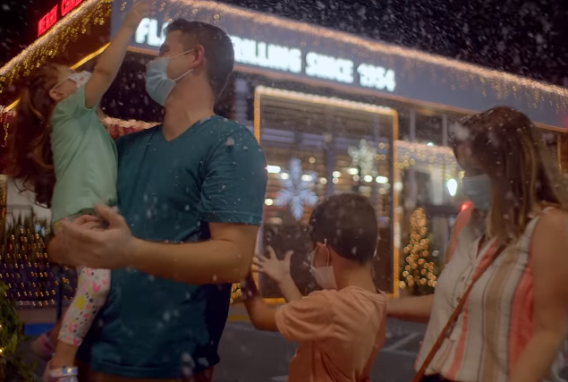  Quá mệt với 2020, Burger King tung chiến dịch marketing ăn mừng Giáng Sinh từ tận tháng 7  - Ảnh 1.