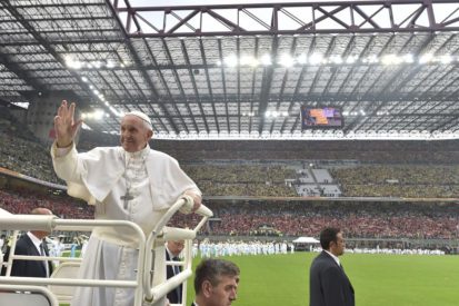 Milan: 78.000 người chào đón Đức Thánh Cha tại sân vận động San Siro, trong không khí của ‘một trận bóng đá’