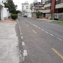 Bosmediano E16-19 y, Quito 170516