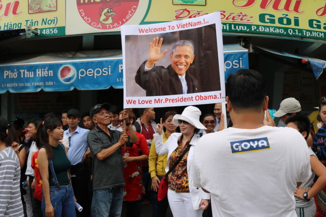 Chao don Obama-Saigon.jpg