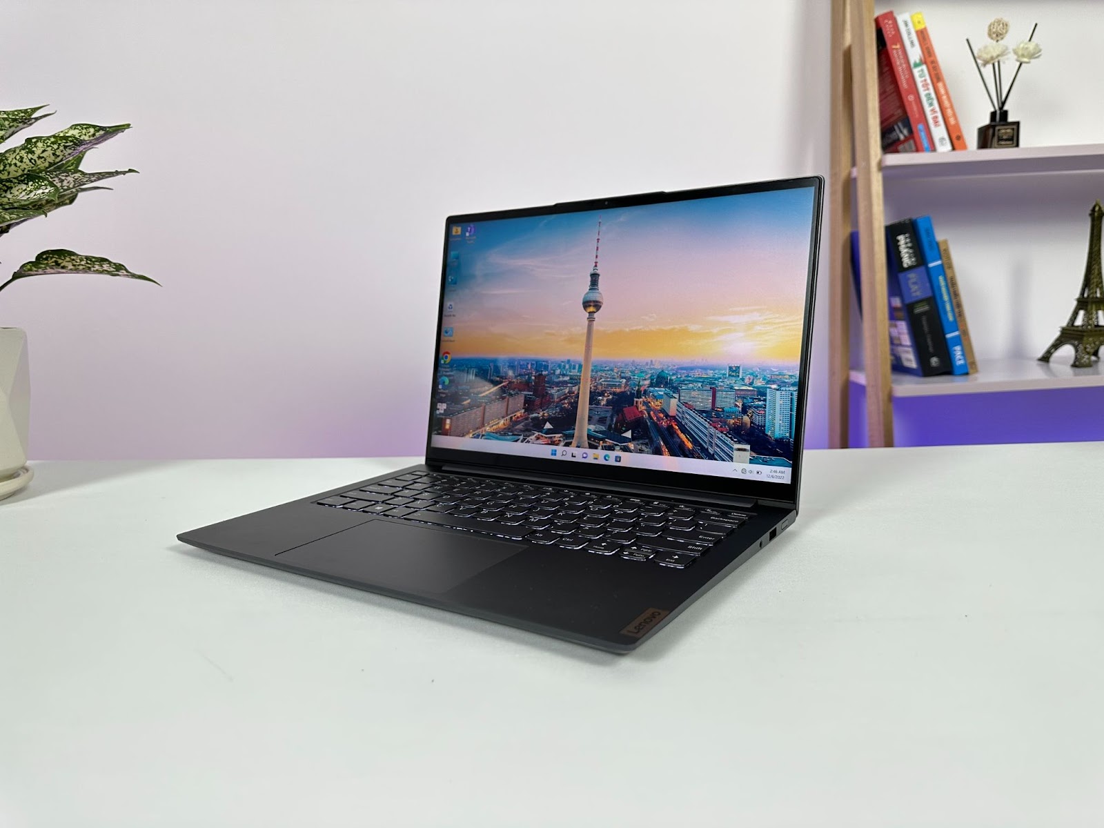 Lenovo-Yoga-Slim-7-Pro-14IHU5-Laptopkhanhtran-2