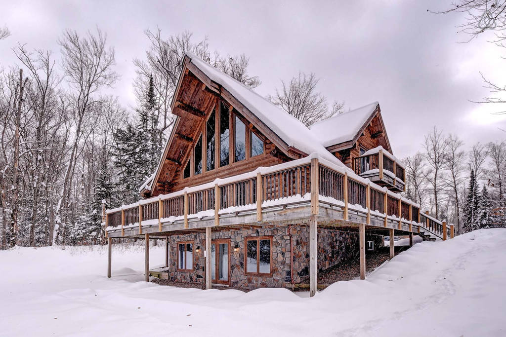 Cottages for rent near a ski mountain in the Laurentians #8