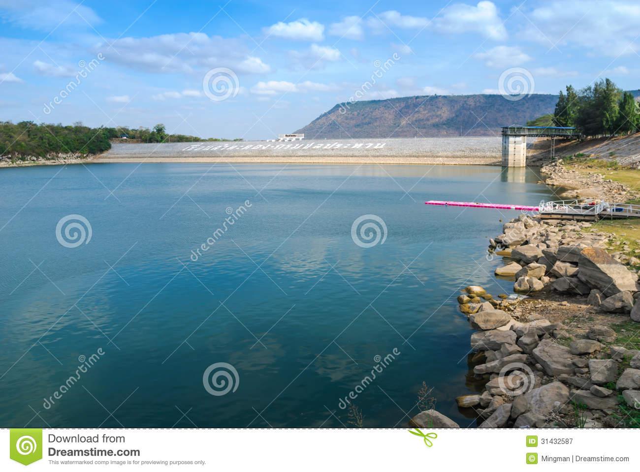 http://thumbs.dreamstime.com/z/lam-takhong-dam-embankment-river-pak-chona-si-khiu-districts-nakhon-ratchasima-31432587.jpg
