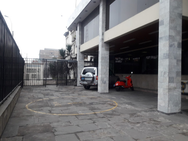 Av. Arequipa 810, Cercado de Lima 15046, Perú