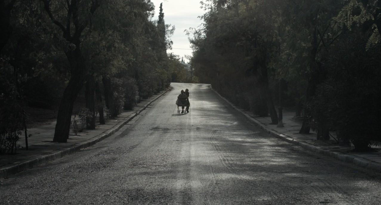 F:\STILLS\Ποιος Φοβάται το Σκοτάδι.jpg