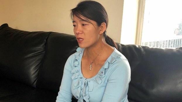 片:李爱杰对记者表示担心丈夫张海涛在监狱中遭受酷刑(CK摄)