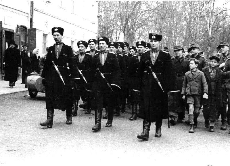 Kozaci s vojáky Wehrmachtu.jpg