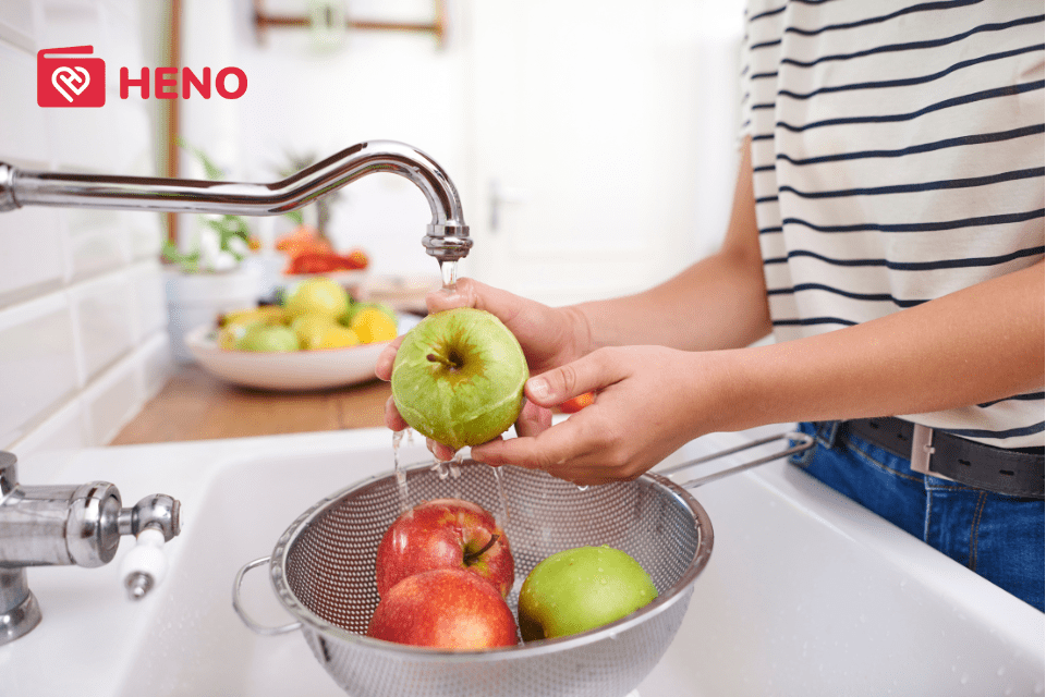 Cần rửa thật sạch trái cây trước khi sử dụng

