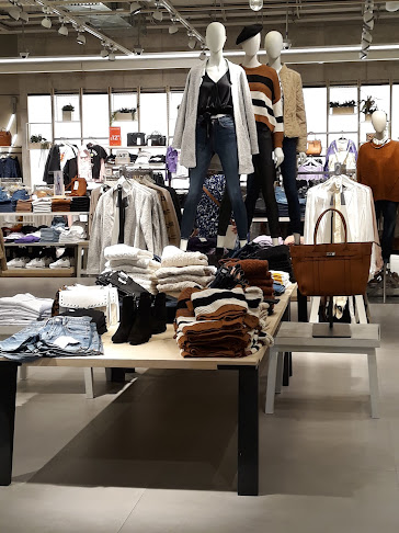 Opiniones de Stradivarius en Quito - Tienda de ropa