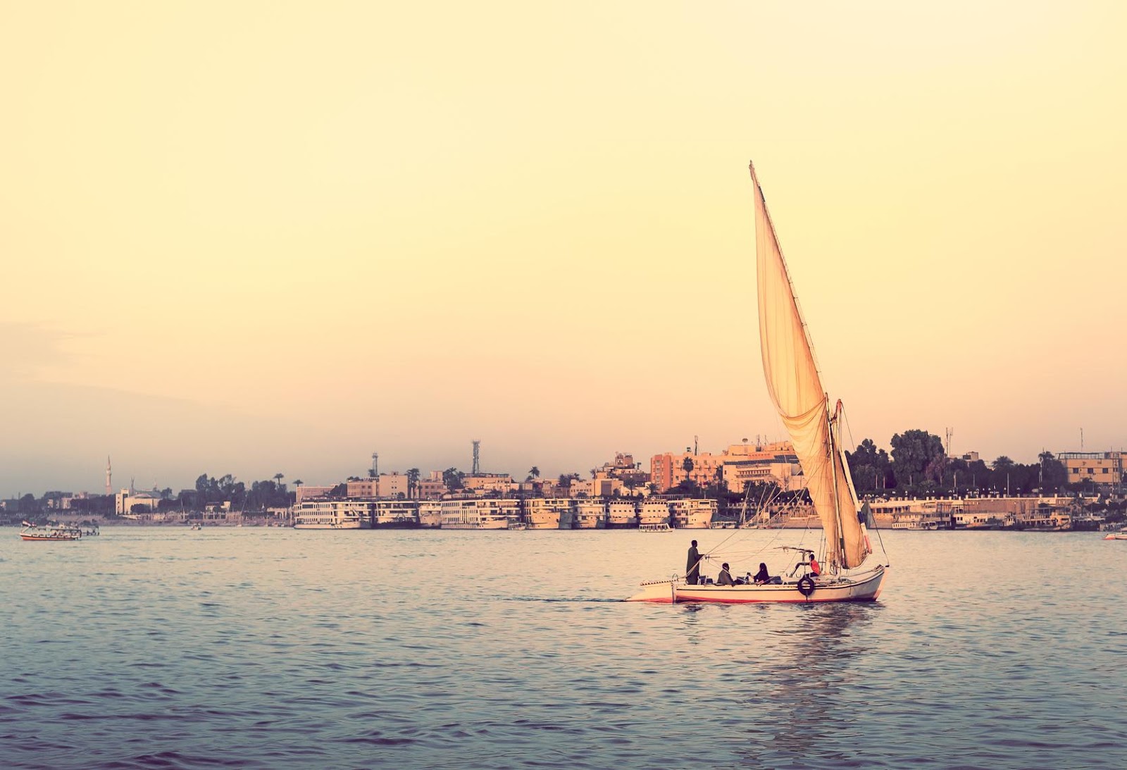 Egypt invites you to discover the majestic Nile and its lush delta, its splendid monuments, its bewitching desert, its rich history