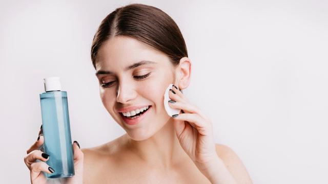 Toner adalah Skincare Pembersih Wajah, Kenali Cara Memakai dan Memilihnya -  Hot Liputan6.com