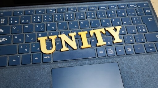 unityの文字が置かれたキーボード