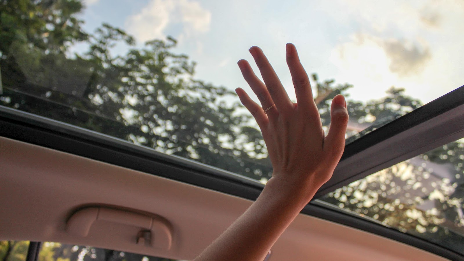 Open Sportage Sun Roof. Won't Close