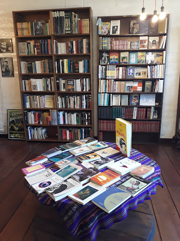 Kosmos librería - Quito