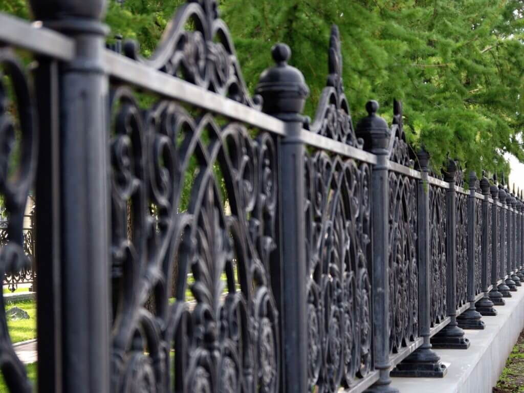 Tips To Choose A Bona Fide Fence Contractor
