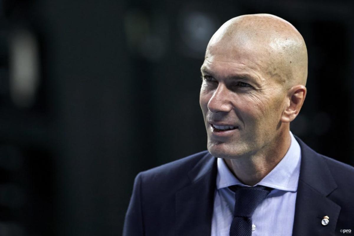 Zinedine Zidane chắc chắn có thể nói là một trong những cầu thủ vĩ đại nhất của bóng đá Pháp và thế giới