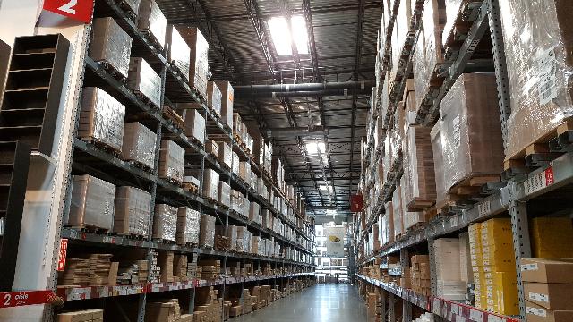 Amazon FBA warehouse