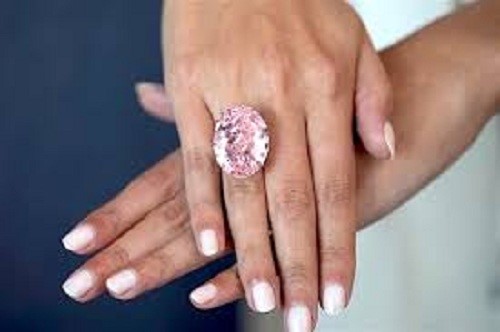Viên kim cương Perfect Pink