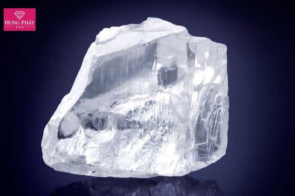 Kim cương tự nhiên có hình dạng như thế nào?