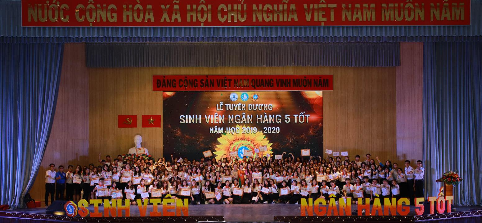 Lễ Tuyên dương Sinh viên Ngân hàng 5 tốt năm học 2019 - 2020