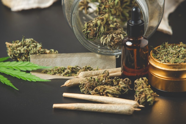 vaping or smoking CBD flowers can  give instant relief from pain