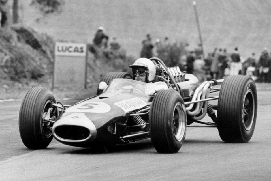 C:\Users\Valerio\Desktop\Jack Brabham drives in the British Grand Prix at Silverstone, July, 1966..jpg