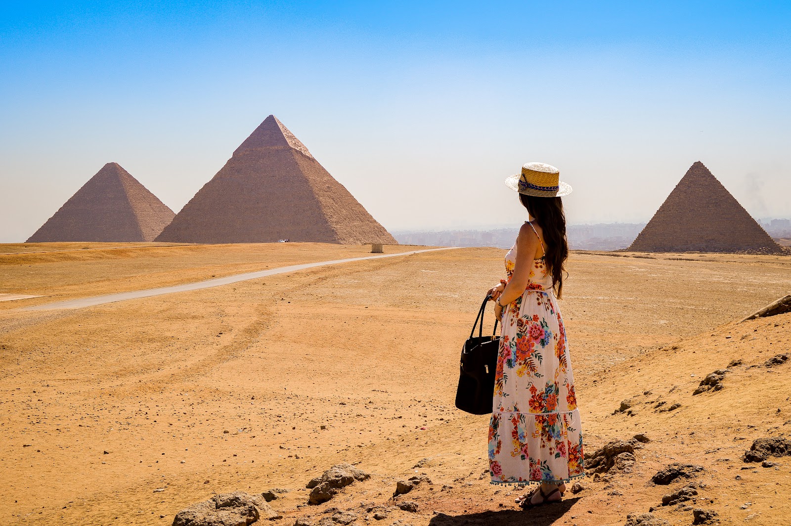 mujer de espaldas egipto