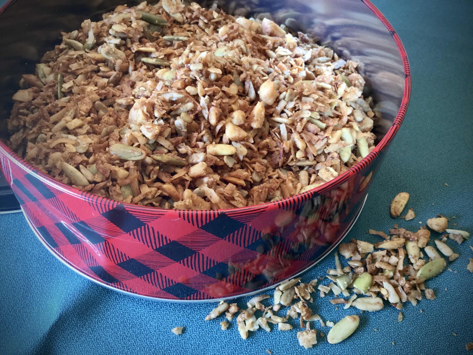 Low Carb, Low Oxalate Maple Cinnamon Granola