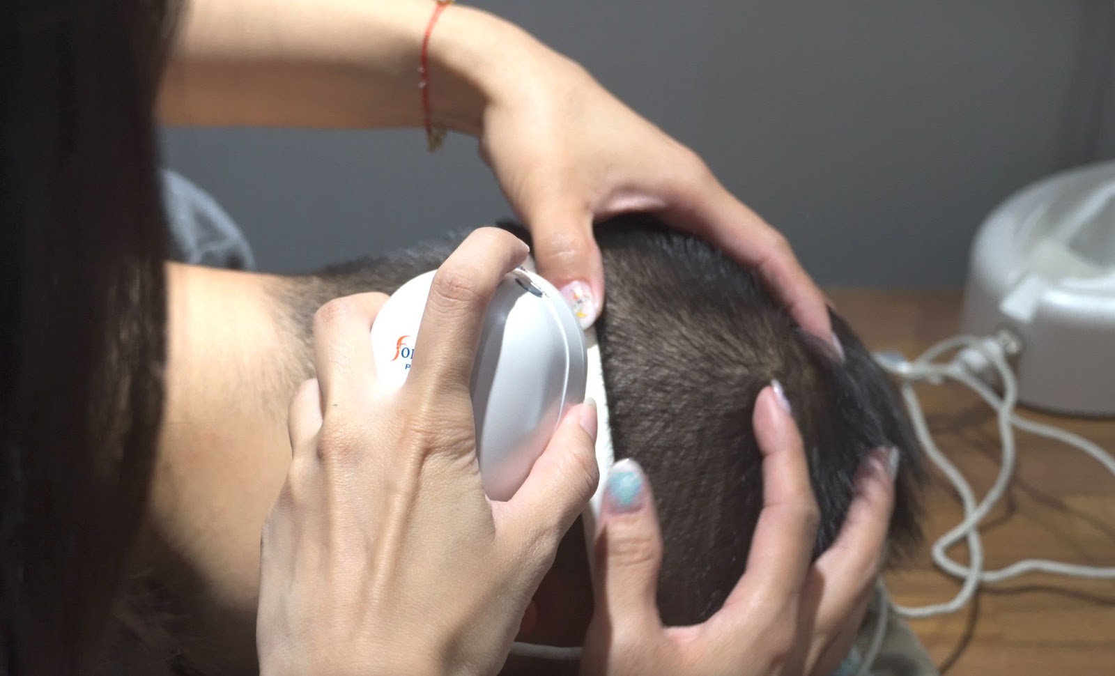 DCDC生髮診所精密的頭皮與頭髮粗細檢測