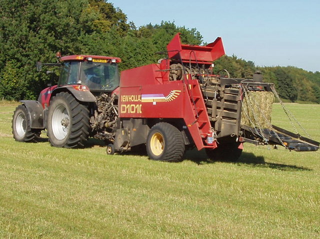 Holland D1010 hay baler