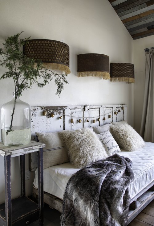 1450 Daybed Slice.jpg
