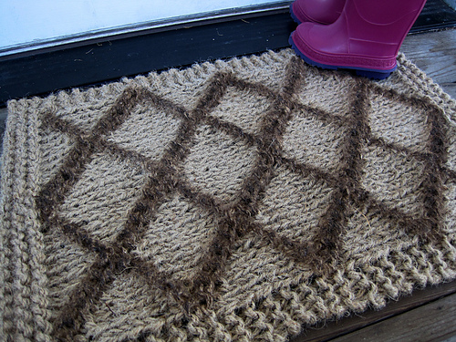 doormat knit from jute and garden twine