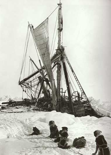 A ship stucked in a snow.