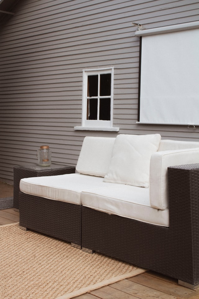 10 Outdoor Bench and Sofa Ideas