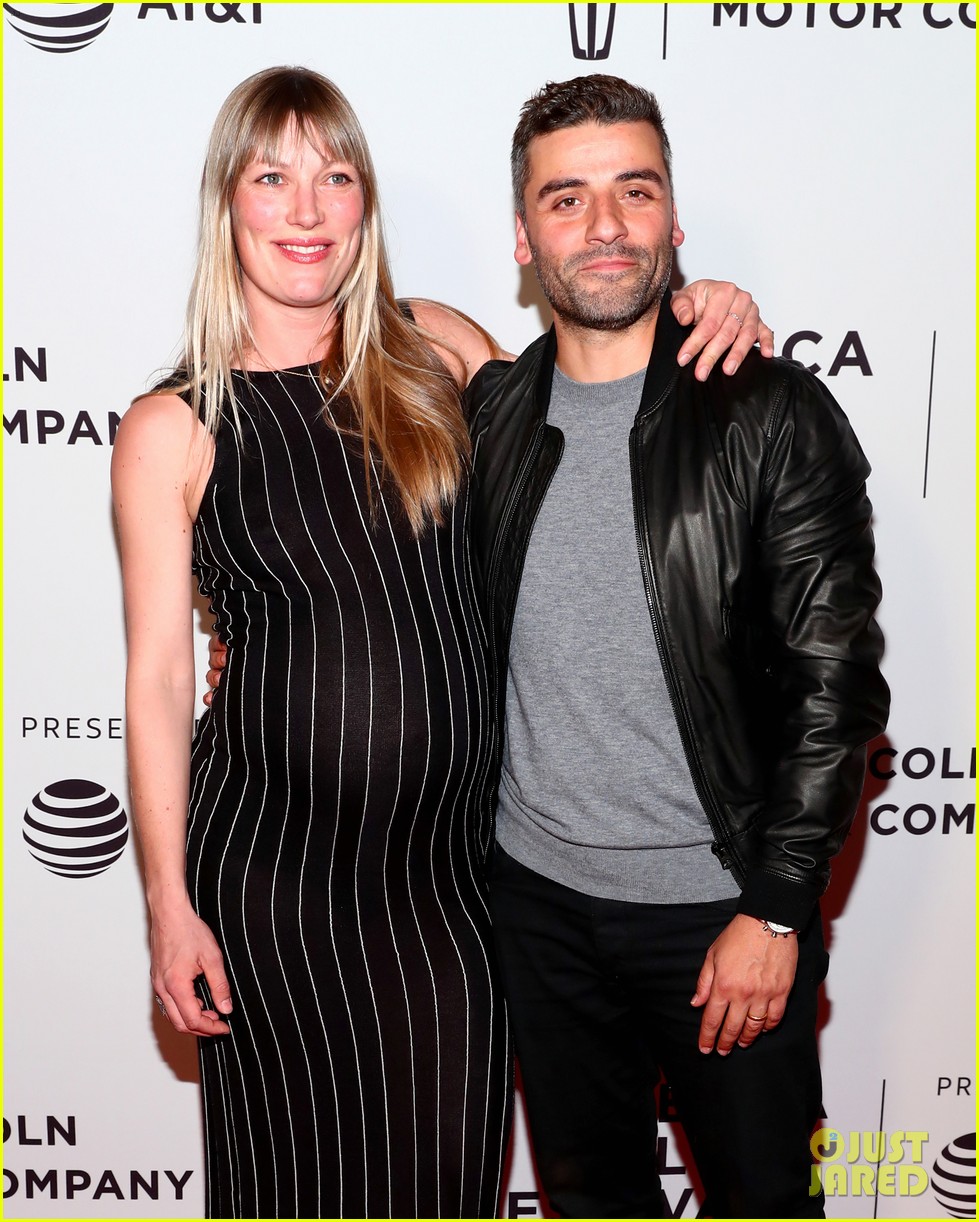 oscar isaac elvira lind baby bump bobbi jene premiere 033889330