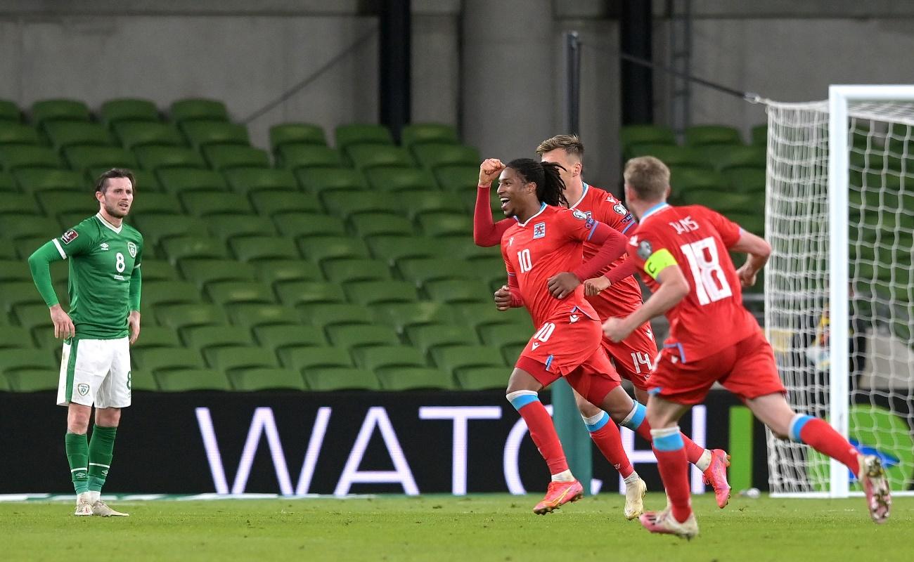 Rodrigues comemora após marcar para Luxemburgo sobre a Irlanda