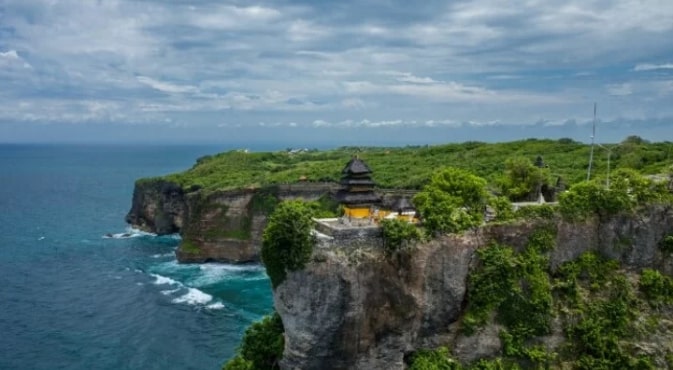 Tempat Wisata Di Uluwatu Bali Lokasi Hits Buat Liburan