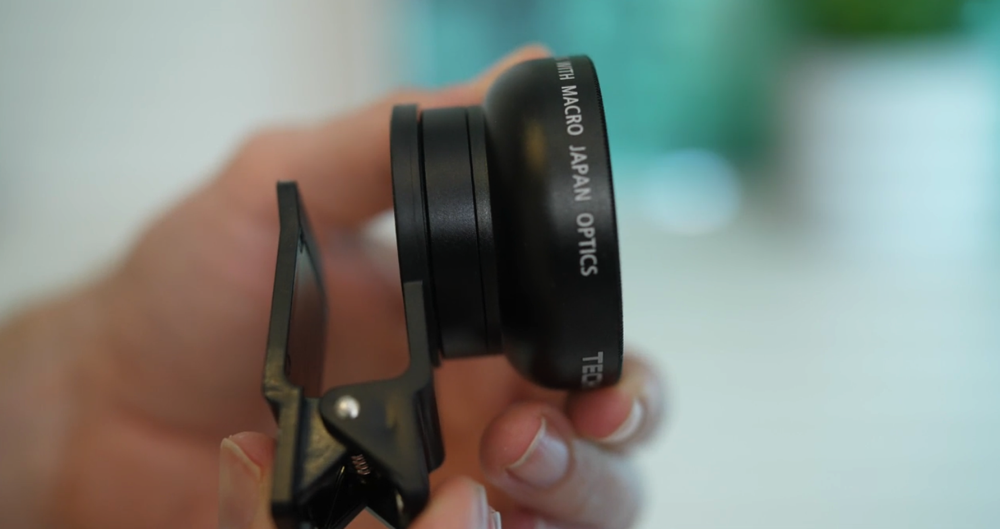 Simply clip this gadget onto your phone lens and it will give you a wider shot