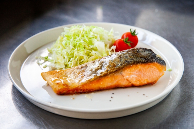 コストコサーモンのレシピ 脂の乗ったサーモンムニエルは格別美味 ひびコレ