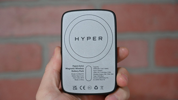 Đánh giá sạc dự phòng không dây HyperJuice: Dung lượng 5000 Mah, bám dính iPhone  12
