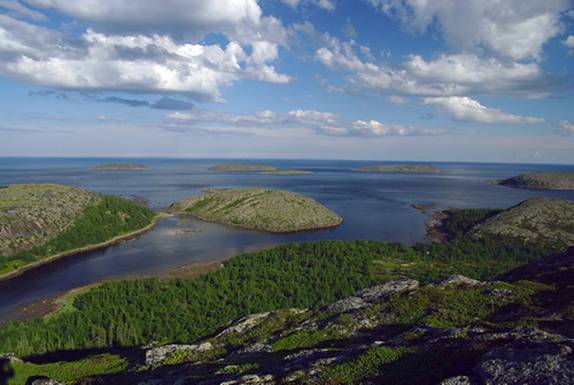 Небольшой поход двух катамаранов Ветер по Белому морю по маршруту Кемь - Соловки - Кандалакша