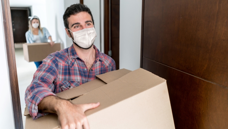 couple moving during a pandemic