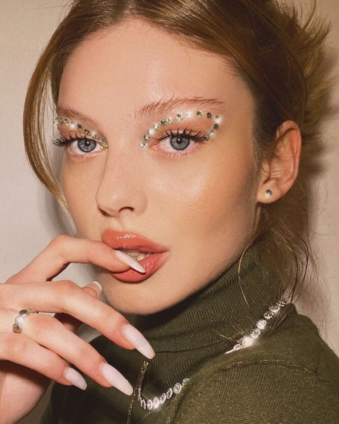 Fashion makeup spring-summer 2022: 14 main trends