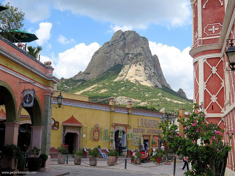 https://mexicodesconocidoviajes.mx/wp-content/uploads/2018/08/Bernal1.jpg
