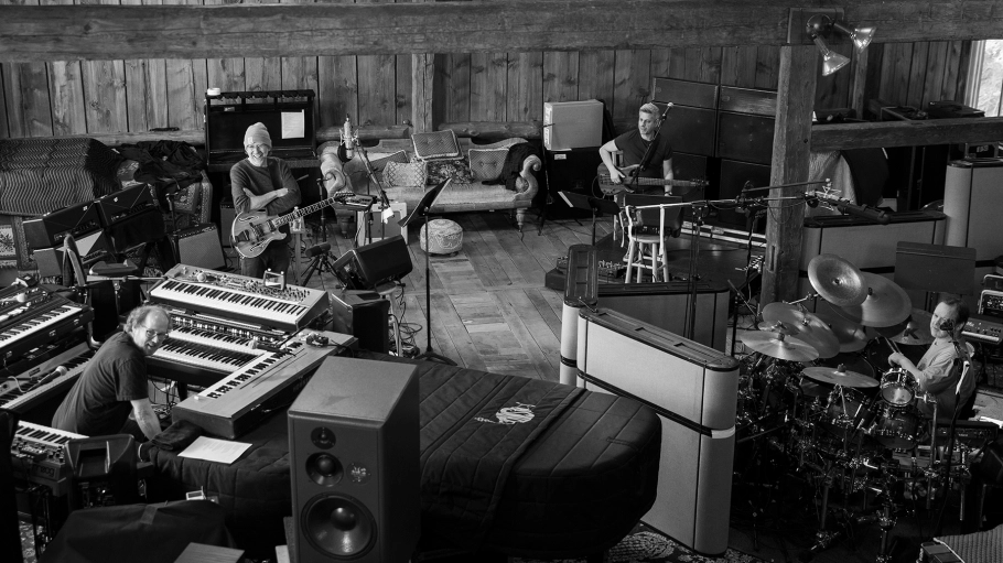 Phish in the Barn. Photo by Rene Huemer