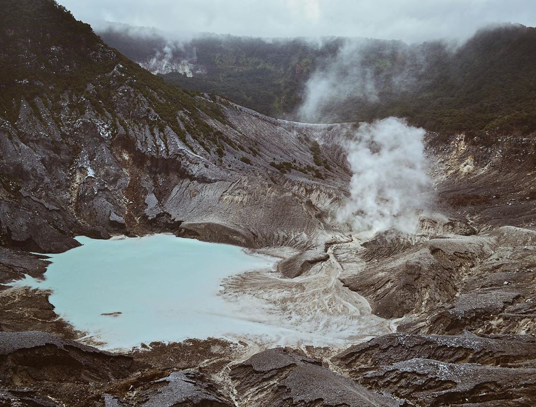 air kahuripan gunung tangkuban perahu