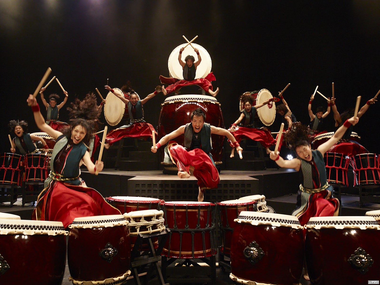 Блогът на Born :: Музика на народите - японски ударни инструменти