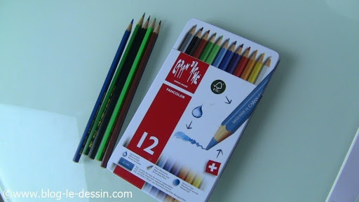crayons aquarellables pour dessiner en voyage
