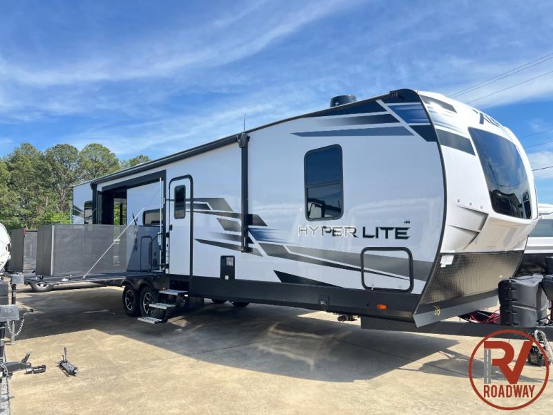 Find more amazing deals on toy hauler travel trailers at RV Roadway.