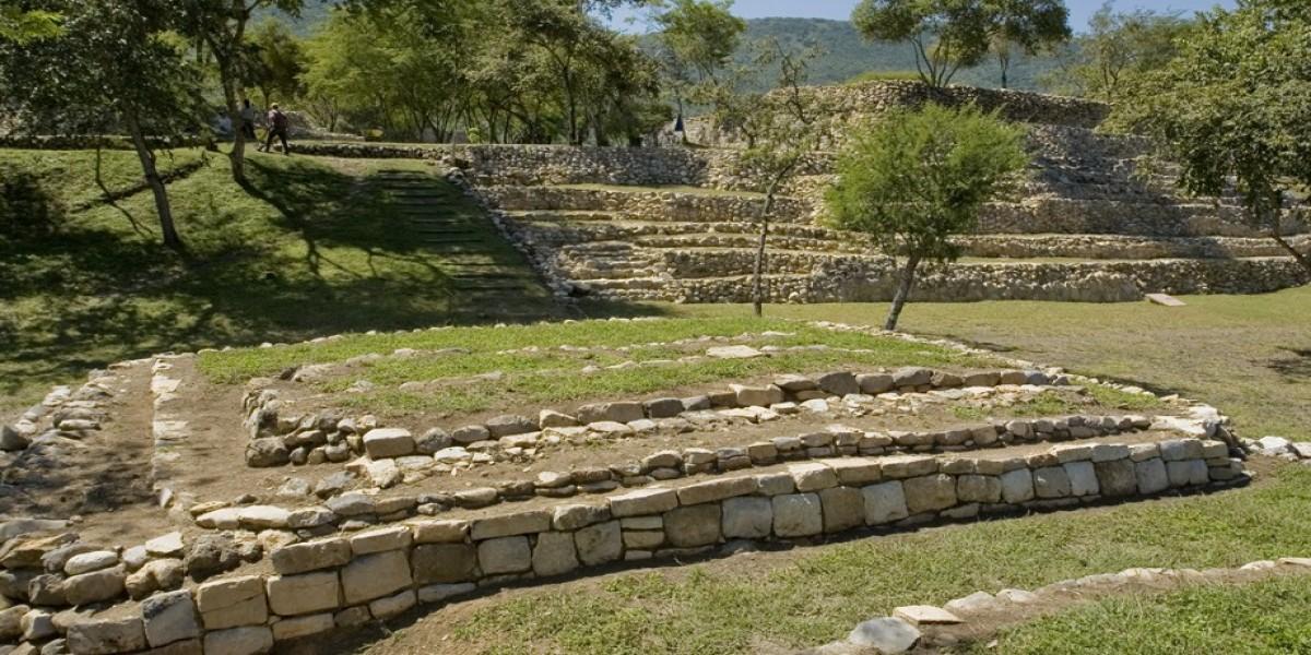 https://mexicodesconocidoviajes.mx/wp-content/uploads/2019/09/Zona-Arqueol%C3%B3gica-de-Tancam%C3%A1.jpg